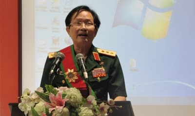 9 nhà khoa học Việt Nam nhận huân chương cấp Đại tướng quân của Vương quốc Campuchia