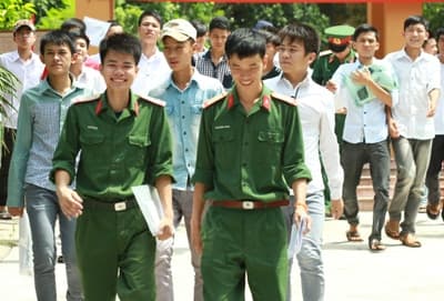Bộ GD-ĐT gia hạn nộp hồ sơ thí sinh tự do khối quân đội, công an đến 10-6