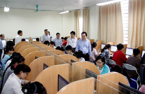 Các câu hỏi trích đề thi của ĐH Quốc gia Hà Nội năm 2015 là bịa đặt