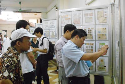 Triển lãm tem bưu chính kỷ niệm Ngày Giải phóng Thủ đô