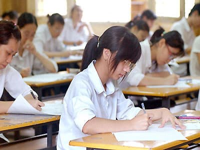 Quảng Nam tạm thời cho phép dạy thêm lớp 12