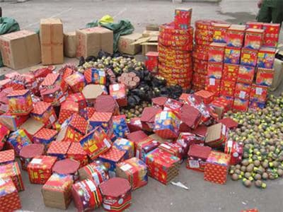 Giáo dục nâng cao nhận thức về tác hại của pháo “lậu”