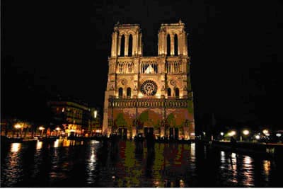 Từ Việt Nam ngắm nhìn Paris hoa lệ