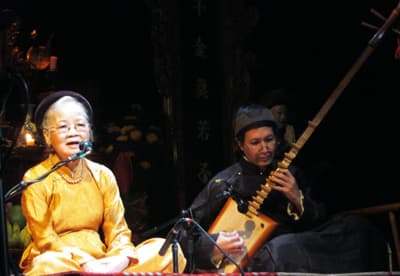 Đêm ca trù hát khuôn Phó Thị Kim Đức: “Chạm vào trái tim”