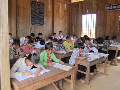 Du lịch kết hợp từ thiện: “Một công đôi việc”