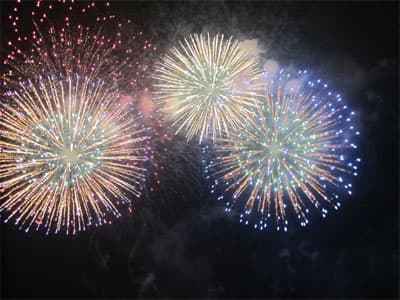 Bắn pháo hoa nghệ thuật chào mừng Lễ hội Đền Hùng 2013