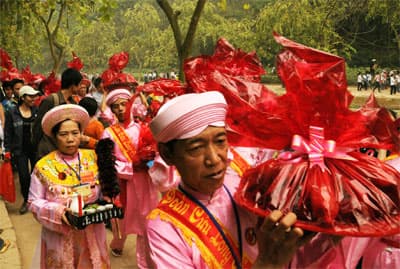 Nhộn nhịp đất Tổ