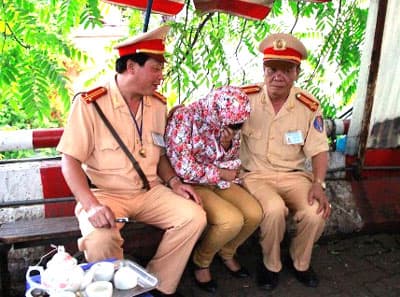 Công dân Thủ đô ưu tú lại cứu người nhảy cầu Chương Dương tự tử