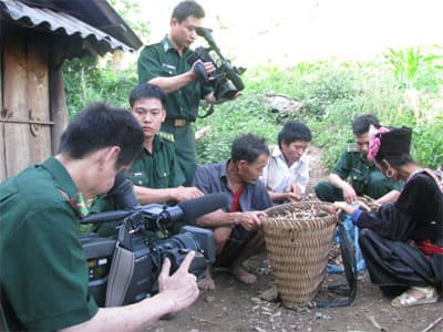 Ống kính biên cương