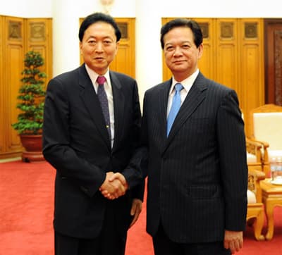 Thủ tướng Nguyễn Tấn Dũng tiếp cựu Thủ tướng Nhật Bản
