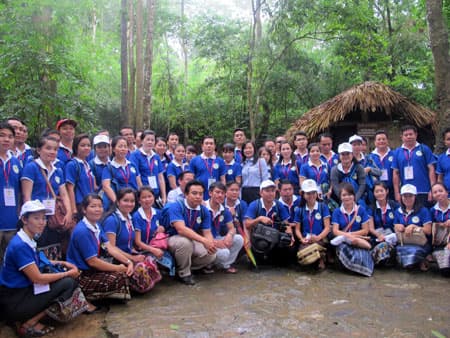 Đoàn Thanh niên Lào tham quan Khu Di tích lịch sử Quốc gia đặc biệt Tân Trào