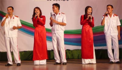 Vui, buồn sau những con số