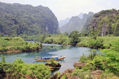 Khai trương tour “Một ngày với di sản Phong Nha-Kẻ Bàng”
