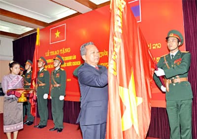 Trao huân, huy chương Nhà nước Lào tặng 211 tập thể, cá nhân của Việt Nam