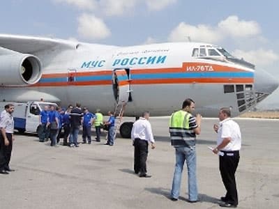 Máy bay Nga tiếp tục di tản các công dân khỏi Syria