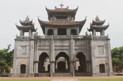 Nhà thờ đá Phát Diệm