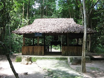 Ký ức Núi Đất, Rùm Đuôn…