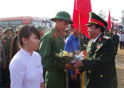 Khánh Hòa: 900 thanh niên lên đường nhập ngũ