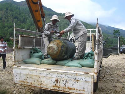 Hủy quả bom nặng 2000 cân Anh