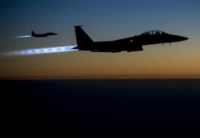 Liên minh quốc tế không kích các cơ sở lọc dầu do IS kiểm soát ở Syria