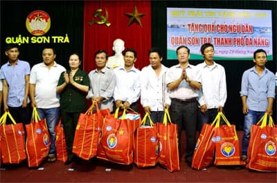 Tặng 200 suất quà cho ngư dân Đà Nẵng