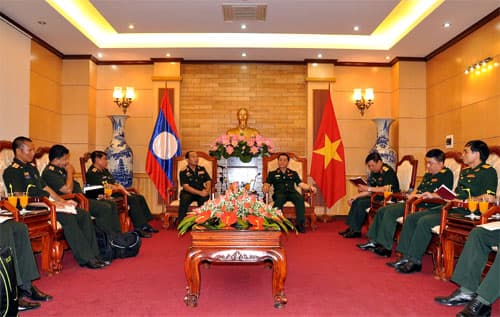 Quân đội Việt Nam - Lào đẩy mạnh hợp tác báo chí