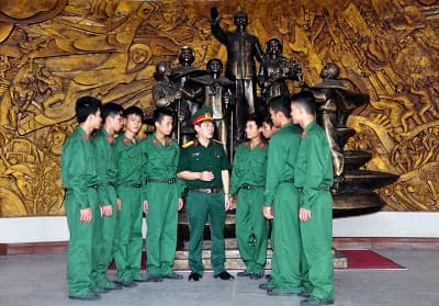 Trước ngày hội tòng quân