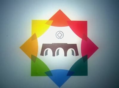 Logo Năm Du lịch Quốc gia 2015 có hình ảnh nón lá