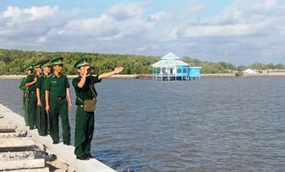 Người lính nơi "ngón chân cái chưa khô bùn vạn dặm"