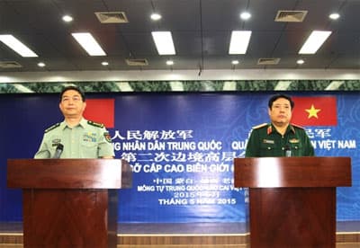 Bộ trưởng Quốc phòng của Việt Nam và Trung Quốc trả lời phỏng vấn báo chí