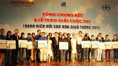 Trao giải cuộc thi "Thanh niên với văn hoá giao thông 2015"
