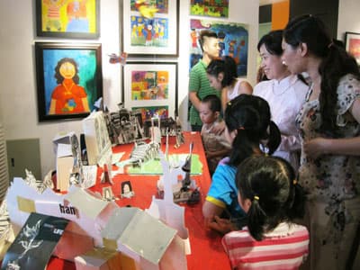 Triển lãm “Nét vẽ tuổi thơ” – Nơi thể hiện ước mơ của trẻ