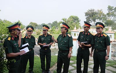 Tọa đàm cán bộ, sĩ quan trẻ năm 2012