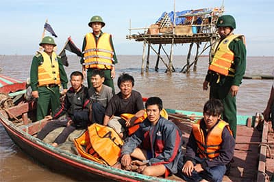 Khẩn trương khắc phục hậu quả bão số 8
