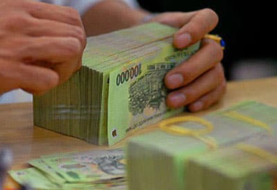 Lãi suất huy động VND kỳ hạn trên 12 tháng tăng nhẹ
