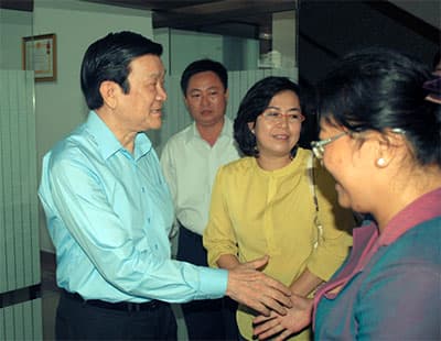 Chủ tịch nước Trương Tấn Sang tiếp xúc cử tri quận 4, TP Hồ Chí Minh