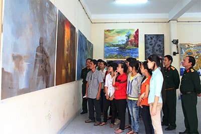 Có thêm 24 tác phẩm hội họa về đề tài lực lượng vũ trang, chiến tranh cách mạng