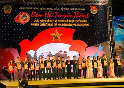 Trao giải cuộc thi tìm hiểu “Hà Nội - Điện Biên Phủ trên không”