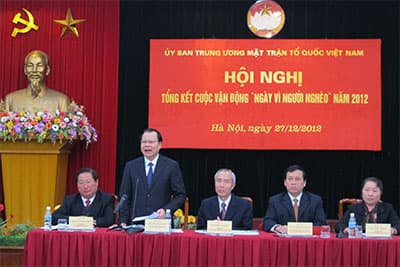 Trên 1.500 tỷ đồng ủng hộ Quỹ “Vì người nghèo” năm 2012