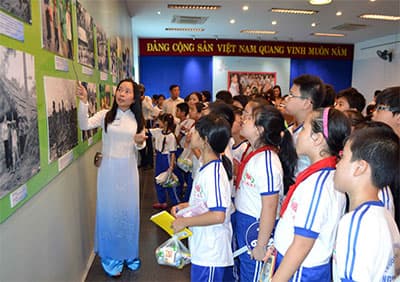 Hơn 90 bức ảnh triển lãm “Trẻ em thời chiến”
