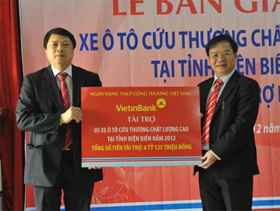 VietinBank tặng 5 xe cứu thương chất lượng cao cho tỉnh Điện Biên