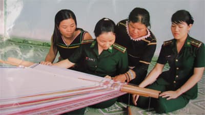Quân đội với việc thực hiện mục tiêu quốc gia về sự tiến bộ của phụ nữ