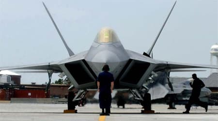 Mỹ xem xét lại thiết kế của chiến đấu cơ F-22 Raptor