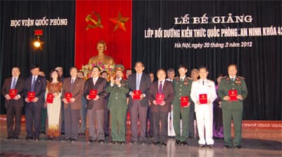 100% học viên Lớp bồi dưỡng kiến thức quốc phòng-an ninh khóa 42 đạt trình độ khá, giỏi