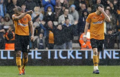 Man City chỉ còn kém Man Utd 3 điểm