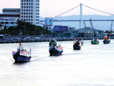 Pháo hoa trước giờ khai diễn