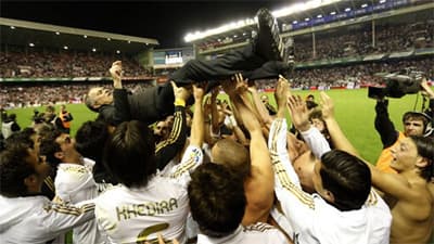 Ronaldo đá hỏng 11m, Real vẫn vô địch sớm