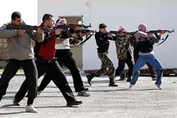 Phe nổi dậy tấn công căn cứ không quân của Syria