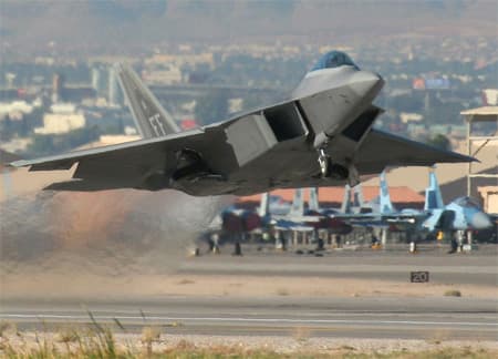 Không quân Mỹ đã phát hiện ra “trục trặc’ trên F-22