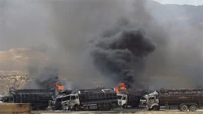 Taliban “thổi bay” 22 xe chở nhiên liệu của NATO
